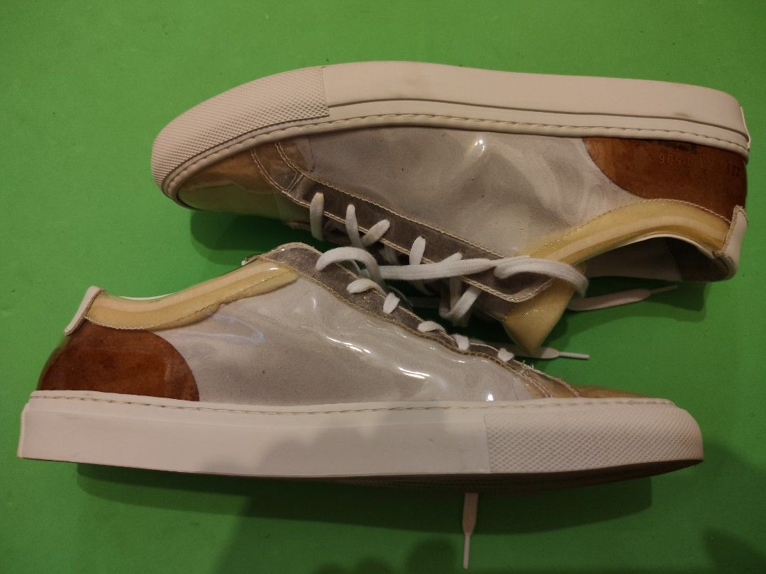 COMMON PROJECTS （分類：鞋及波鞋）位於 Hong Kong。 由 gentleshark_e95803 提交（商品編號 1462913106，圖片 3）。簡介： 見圖見什麼買什麼, 鞋身比較窄適合瘦削的人。