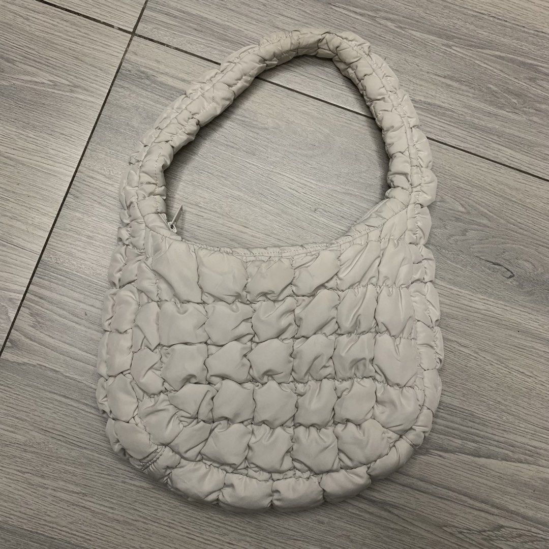 COS Quilted Kili Bag (Category: Shoulder Bags) located in Manila. Submitted by arxxxm (Listing ID 1463050823, Image 2). Description: COS Quilted Kili Bag size medium excellent as new 600 + sf 📥.