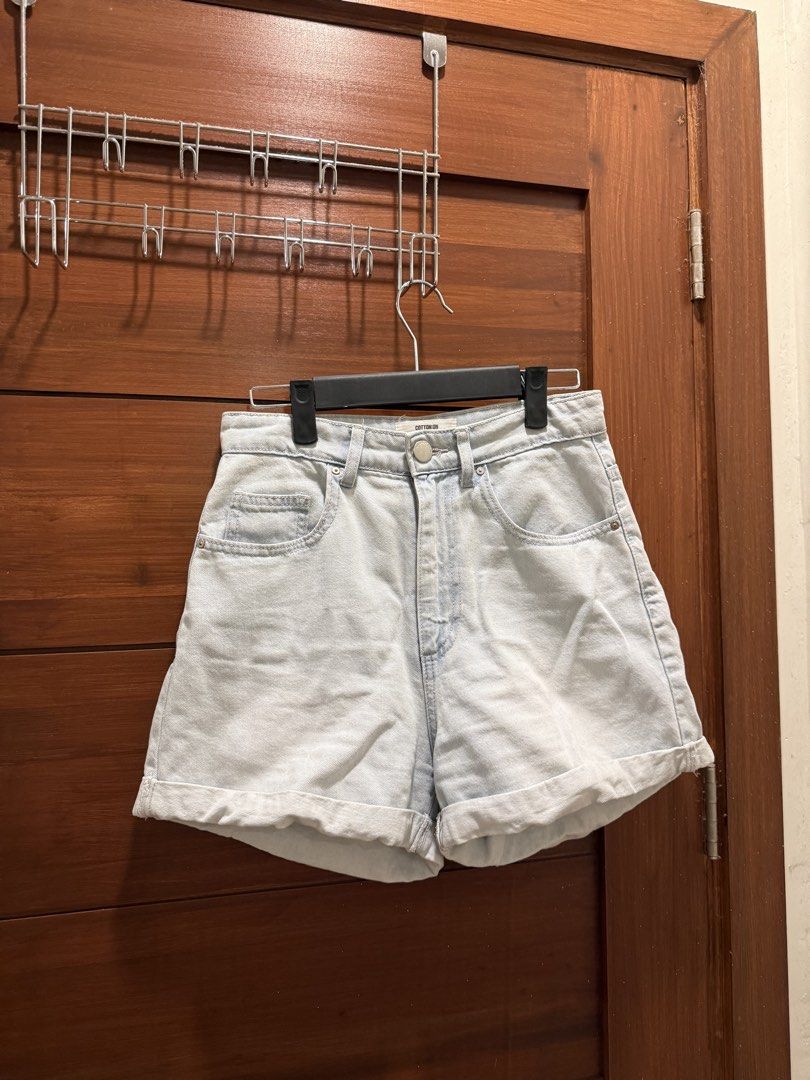 Cotton On Denim Shorts (Category: Shorts) located in Manila. Submitted by cldluxefinds (Listing ID 1462891887, Image 1). Description: .