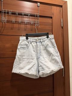 (Category: ) located in . Submitted by cldluxefinds (Listing ID 1462891887, Image 1). Description: .