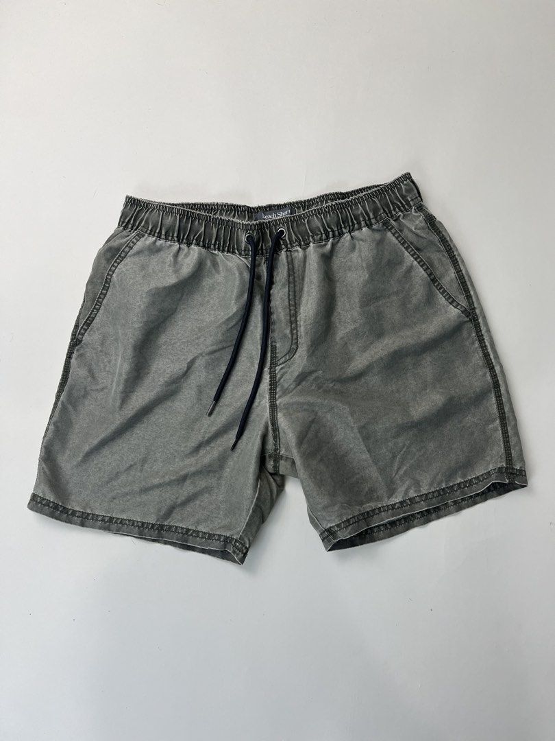 Cotton On Shorts (Category: Shorts) located in Makati City. Submitted by ufcknwthbst (Listing ID 1463014862, Image 1). Description: 17 inch length 9.5/10 condition No issue.