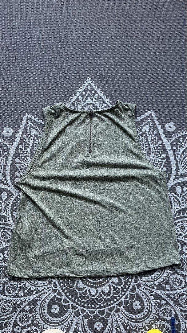 COTTON ON Tank Top (Category: Activewear) located in Manila. Submitted by dayclutter (Listing ID 1463020637, Image 2). Description: .
