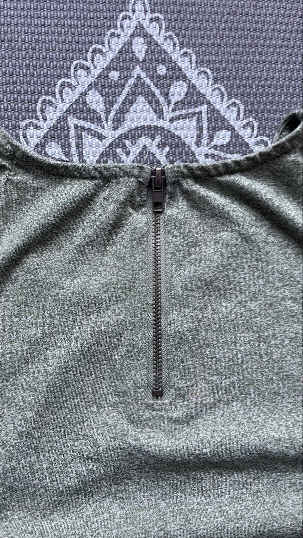 COTTON ON Tank Top (Category: Activewear) located in Manila. Submitted by dayclutter (Listing ID 1463020637, Image 3). Description: .
