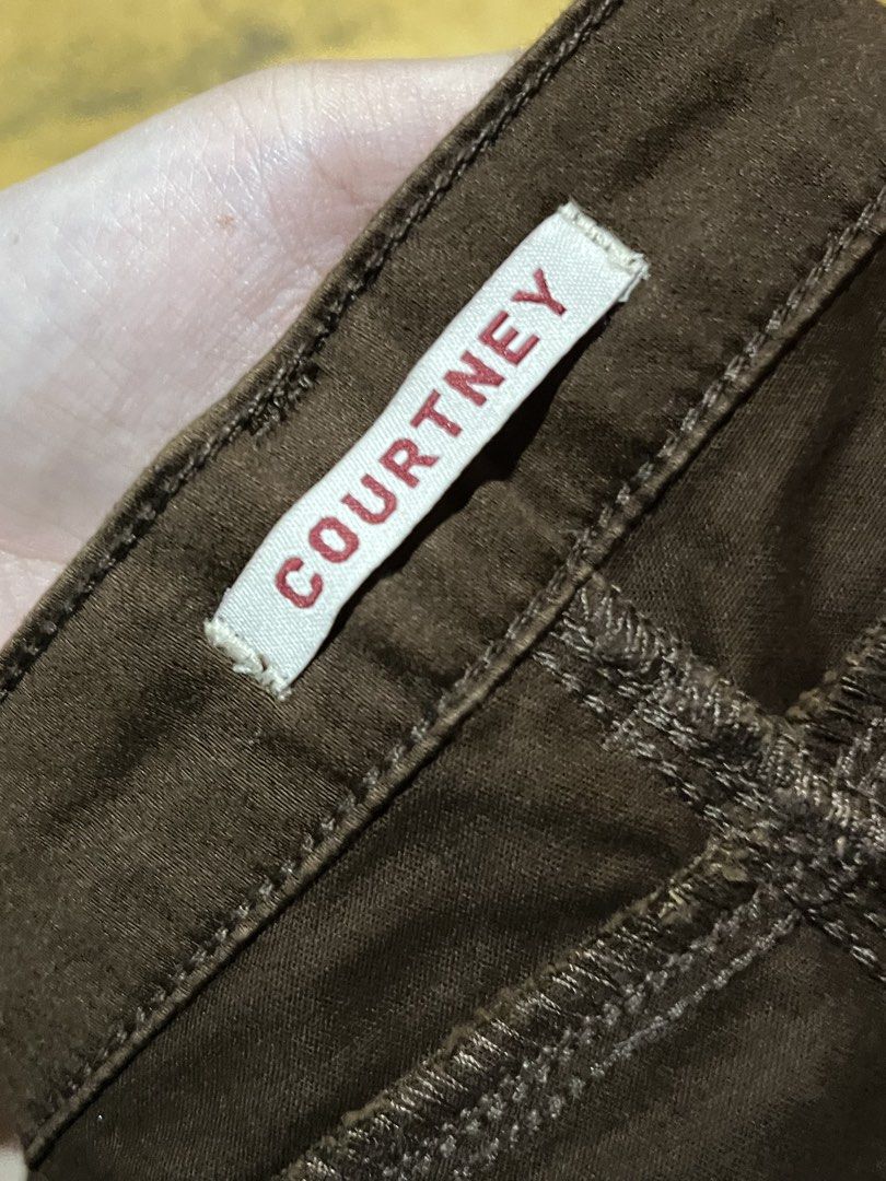 Courtney Brown Jeans (Category: Jeans) located in Bulacan. Submitted by faithcloset (Listing ID 1463033337, Image 2). Description: Color: Brown Size: Medium Type: Skinny/Fitted Jeans If may questions pa sa clothes, just pm me!!.