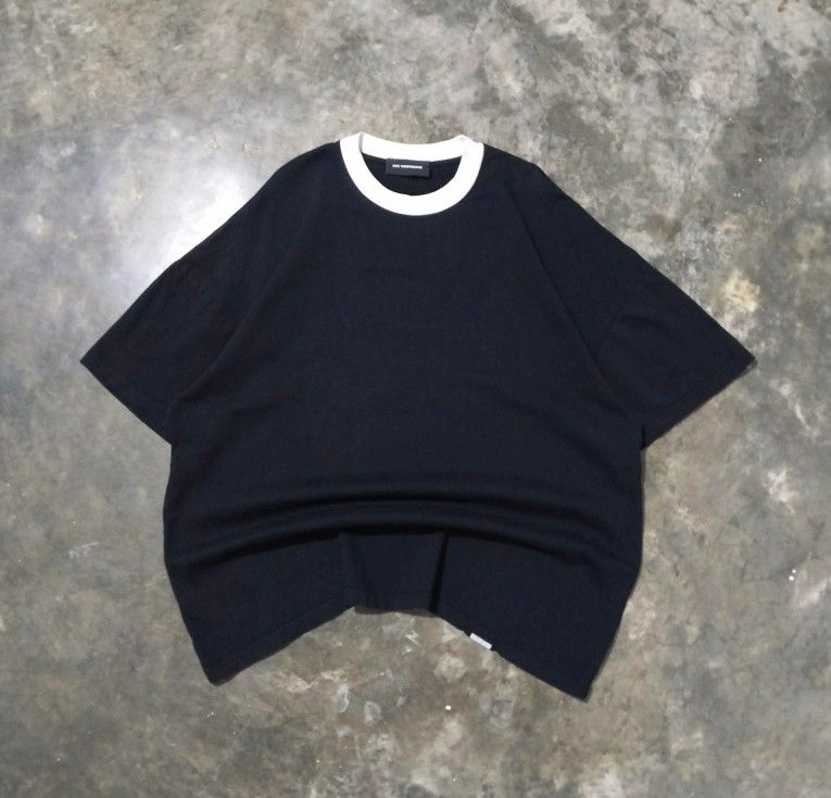 CREWNECK LAYERED SHIRT (Category: Activewear) located in Manila. Submitted by thriftbang (Listing ID 1462935035, Image 1). Description: CREWNECK LAYERED SHIRT BRAND: SEE THEMIRAGE - EXCELLENT CONDITION - OVERSIZED - NO MAJOR ISSUES - COMPLETE TAGS DIMES: L ON TAG WIDTH 25 LENGTH 29 PAYMENT FIRST SHIP THRU JNT 150+SF LOC. BRNGY UGONG VALENZUELA CITY.