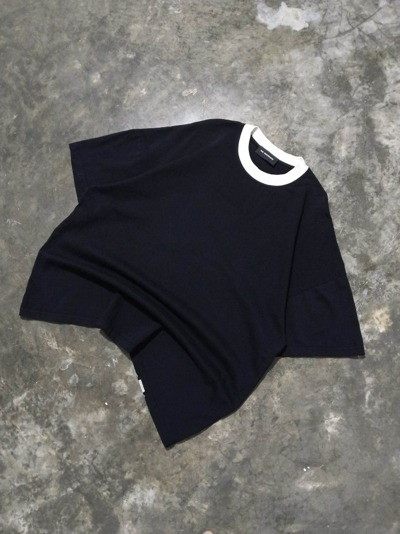 CREWNECK LAYERED SHIRT (Category: Activewear) located in Manila. Submitted by thriftbang (Listing ID 1462935035, Image 2). Description: CREWNECK LAYERED SHIRT BRAND: SEE THEMIRAGE - EXCELLENT CONDITION - OVERSIZED - NO MAJOR ISSUES - COMPLETE TAGS DIMES: L ON TAG WIDTH 25 LENGTH 29 PAYMENT FIRST SHIP THRU JNT 150+SF LOC. BRNGY UGONG VALENZUELA CITY.