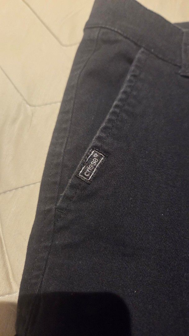 Crissa Black Cargo Pants Size 27 (Category: Jeans) located in Mandaluyong City. Submitted by loijiminigo (Listing ID 1463034277, Image 2). Description: - Brand: Crissa - Type: Cargo Pants - Color: Black - Size: 27 - Material: Durable cotton blend - Features: Multiple pockets for storage - Style: Great for casual wear or work, easy to style with different tops.