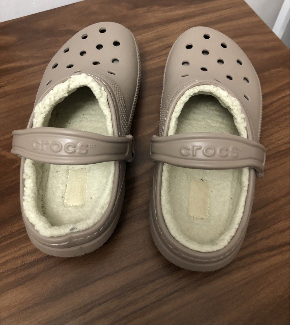 Crocs Slipper (Category: Sneakers & Footwear) located in Cavite. Submitted by surplus_atbp (Listing ID 1463001606, Image 2). Description: .