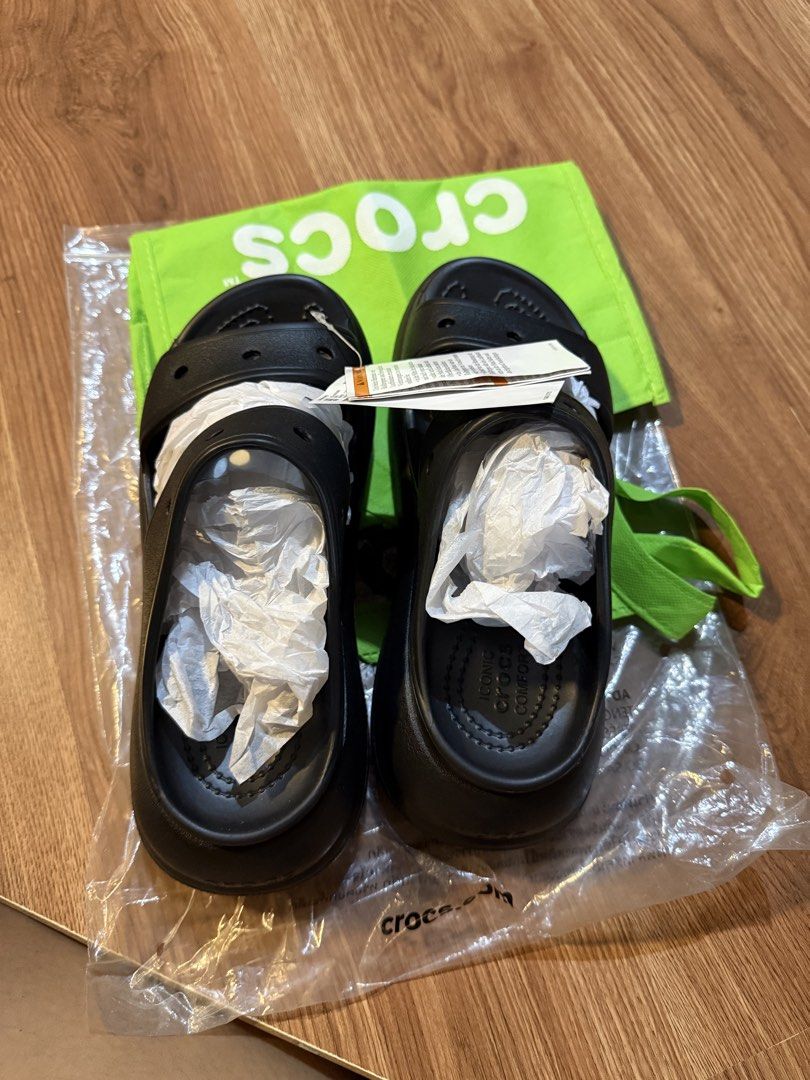 Crocs Classic Crush (Category: Sandals) located in Bayombong. Submitted by jhazelferrer (Listing ID 1463021044, Image 2). Description: Got the wrong size! Still Brandnew .