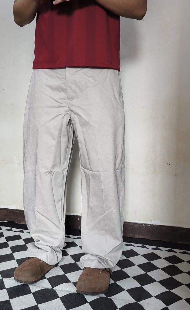Croft & Barrow Beige Chinos 34x30 (Category: Chinos) located in Manila. Submitted by chaddiee (Listing ID 1462991979, Image 1). Description: length - 41 inch ‎leg opening - 9.5 inch ‎waist - 34-36 inch.