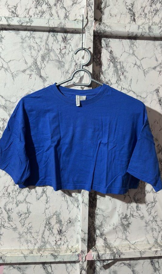 Cropped Shirts (Category: Shirts) located in Manila. Submitted by kirayychii (Listing ID 1463106542, Image 3). Description: - Take all for ₱500 (Sage green is free if take all) - All in good condition - Best for small to medium body frame - Sage green has flaws - Brown, White, Black and Sage Green are size SMALL - Blue, Pink, and Green Stripes are size MEDIUM.