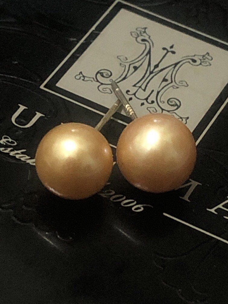 DAINTY GOLDEN SSP ROUND7.6 (Category: Earrings) located in Quezon City. Submitted by thestoreofhappinessph (Listing ID 1463015255, Image 2). Description: Golden round ssp MOPGCASH SHIPS VIA JNT NO COD .