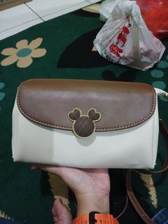 (Kategori: ) berada di . Dikirim oleh theadinda (ID iklan 1463112080, Gambar 1). Deskripsi: .