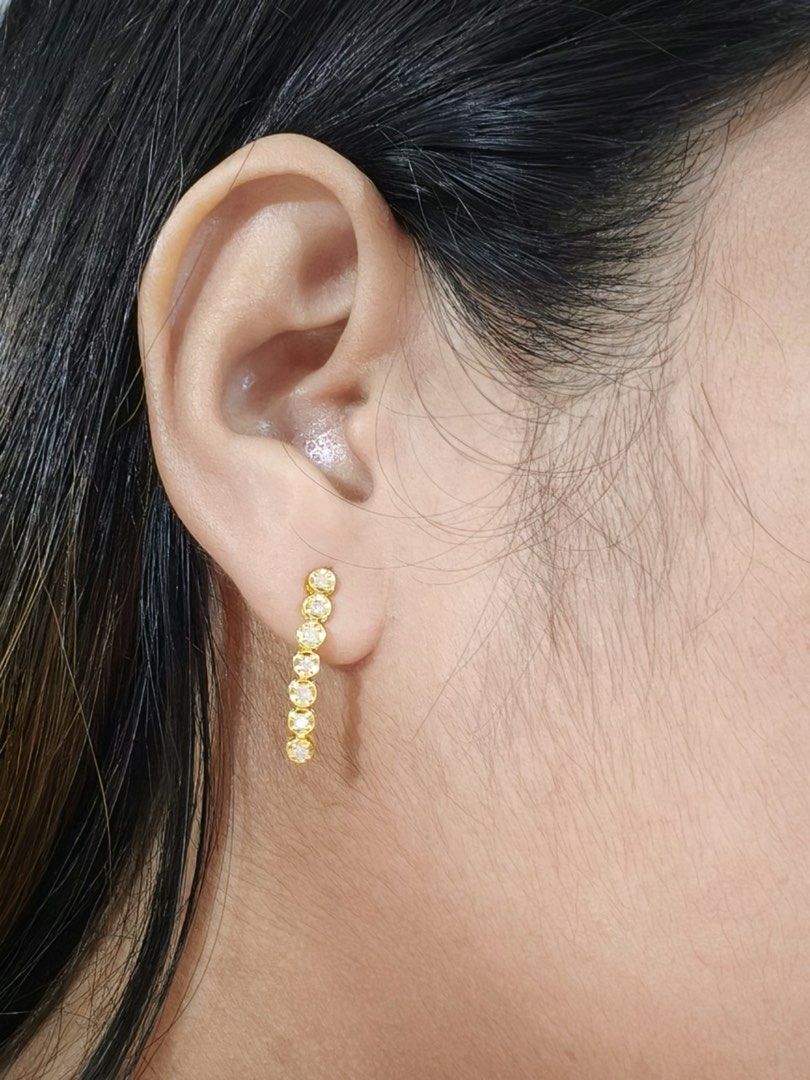Dangling Earring w/ Diamonds Donut Design (Category: Earrings) located in Manila. Submitted by jen_abon (Listing ID 1463059263, Image 2). Description: 💎 18K 💎1.5 grams 💎Natural Diamonds .