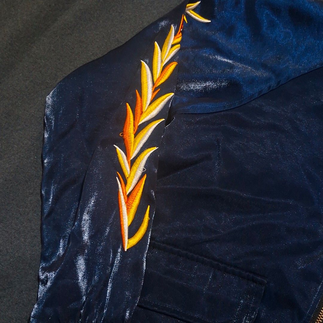 dark blue satin souvenir bomber jacket (Category: Coats, Jackets and Outerwear) located in Santa Maria. Submitted by xejdm.finds (Listing ID 1462981744, Image 2). Description: .