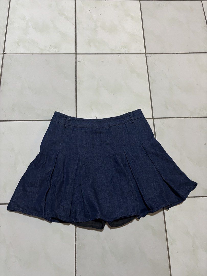 Dark denim skirt (Category: Skirts) located in Manila. Submitted by archybarrientos (Listing ID 1462901477, Image 1). Description: .