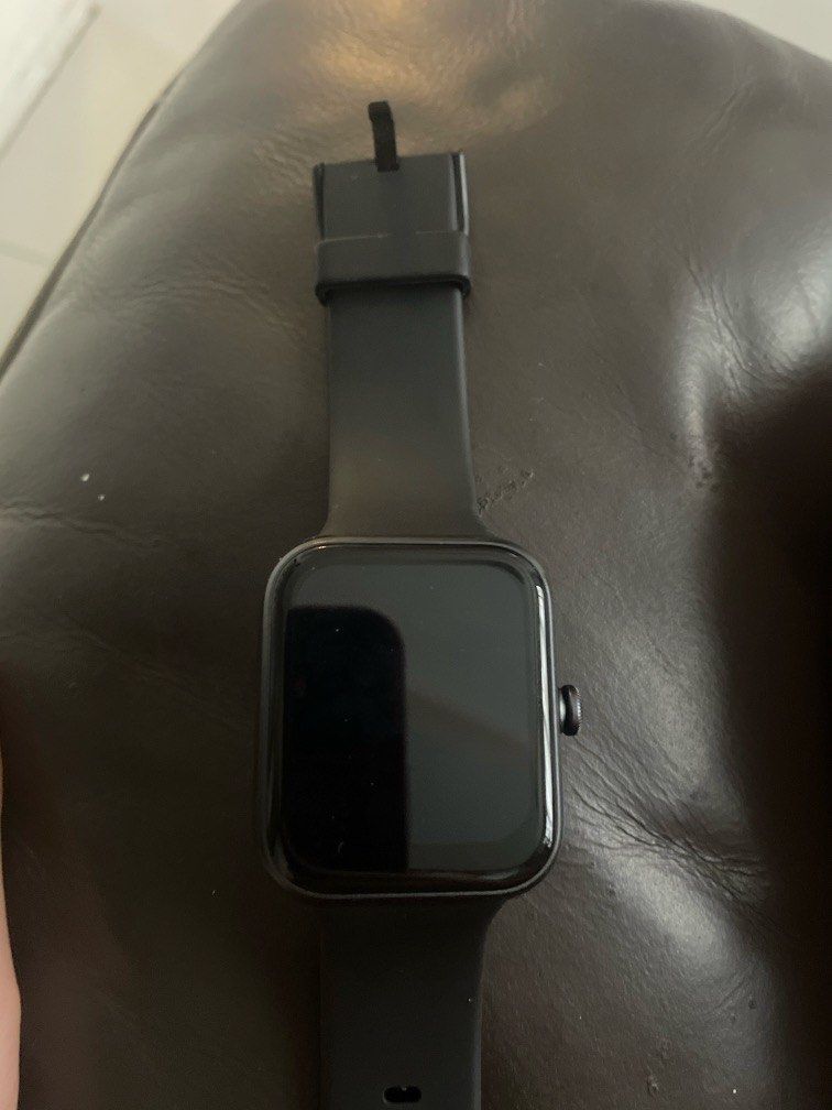 Decathlon CW500M Smartwatch (Category: Wearables & Smart Watches) located in Quezon City. Submitted by leleblax.store (Listing ID 1462918240, Image 1). Description: Decathlon smartwatch, no dents no damages almost brand new MOP, GCash, Maya, Metrobank.