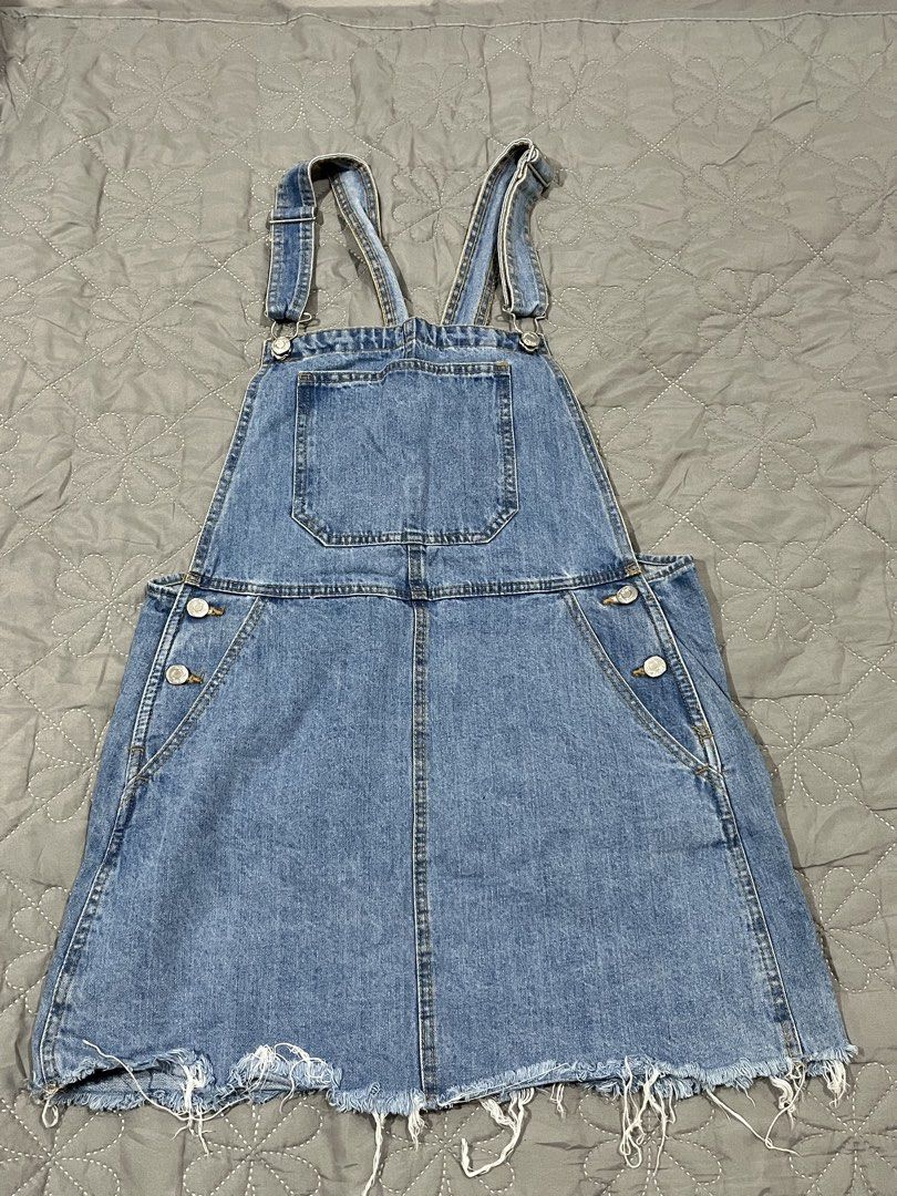 denim overall dress (Category: Dresses) located in Quezon City. Submitted by reesedeclutters (Listing ID 1462937783, Image 1). Description: .