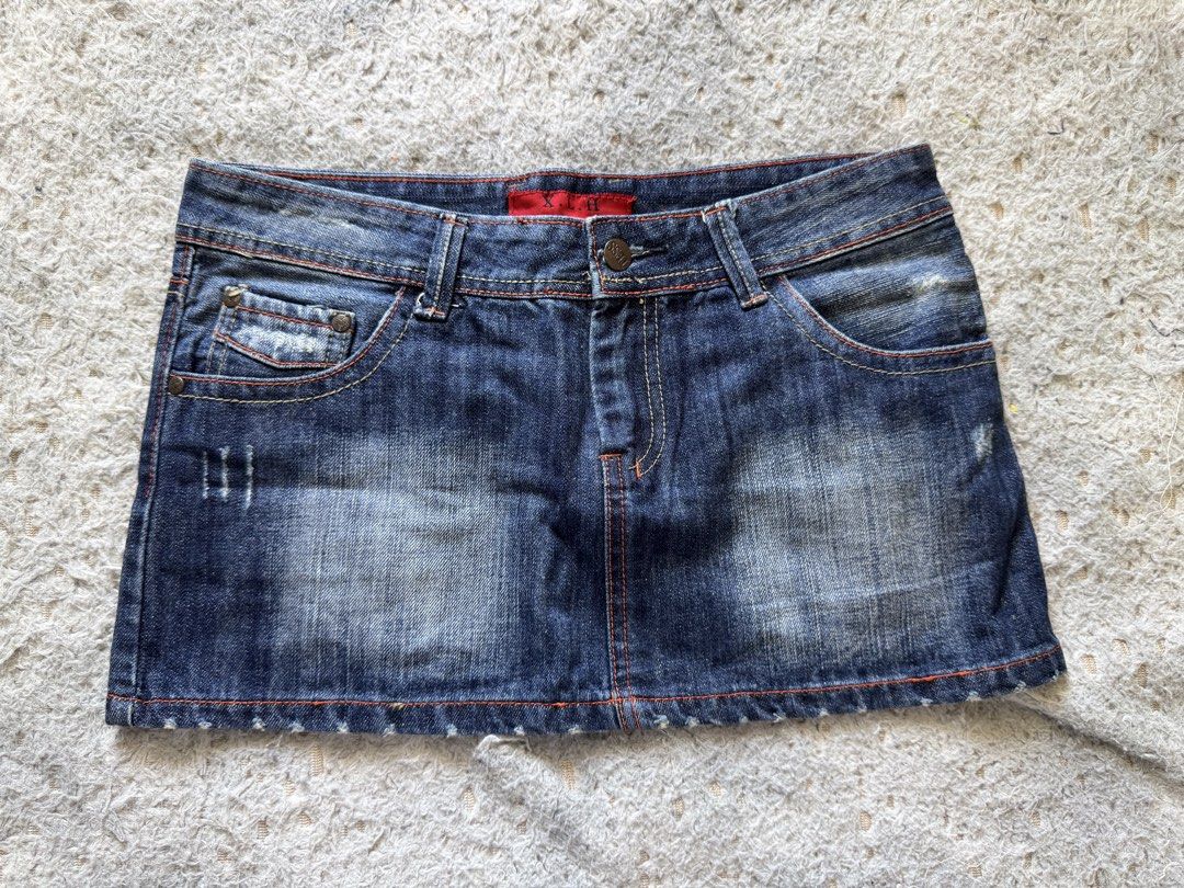 Denim Skirt (Category: Skirts) located in Mandaluyong City. Submitted by 1hapimaki (Listing ID 1463102286, Image 1). Description: .