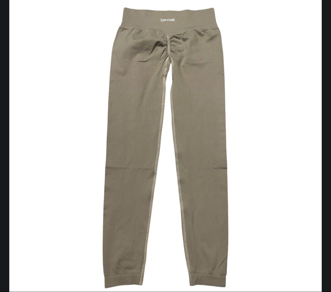DFYNE hannah pearson leggings size medium (Category: Activewear) located in Iba. Submitted by xooperfindslb (Listing ID 1462954893, Image 3). Description: DFYNE hannah pearson leggings size medium Color: oat Good condition No issue.