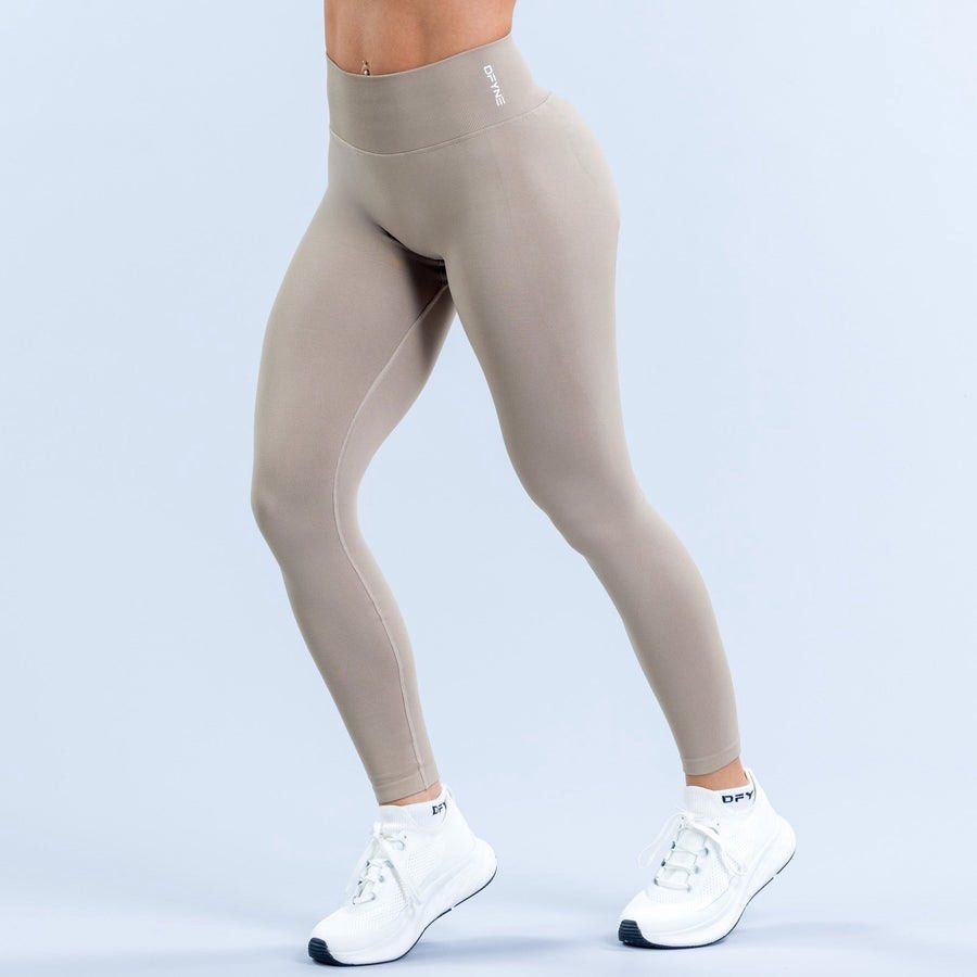 DFYNE hannah pearson leggings size medium (Category: Activewear) located in Iba. Submitted by xooperfindslb (Listing ID 1462954893, Image 1). Description: DFYNE hannah pearson leggings size medium Color: oat Good condition No issue.