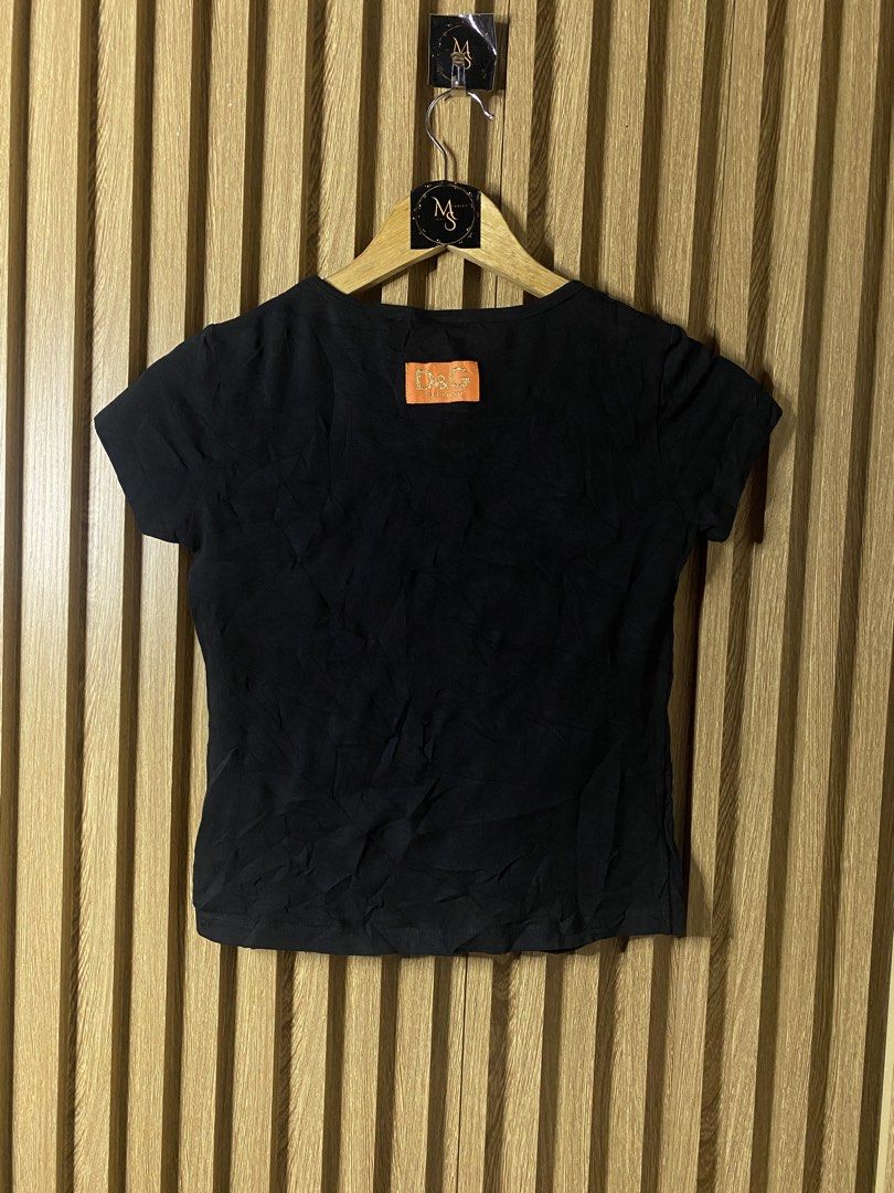 D&G tops (Category: Luxury Apparel) located in Davao. Submitted by msthrifted (Listing ID 1462898586, Image 2). Description: S-M.
