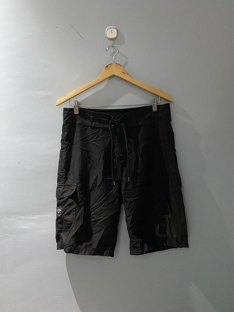 Diamond Supply Co. Black Cargo Board Shorts Size 30 (Category: Shorts) located in Bangued. Submitted by koroysthrifts (Listing ID 1463053010, Image 2). Description: - Brand: Diamond Supply Co. - Type: Cargo Board Shorts - Color: Black - Size: 30x20.5x9.5 - Features: Drawstring waist, multiple pockets - Ideal for: Beach or casual wear - Condition: Please check photos for details.