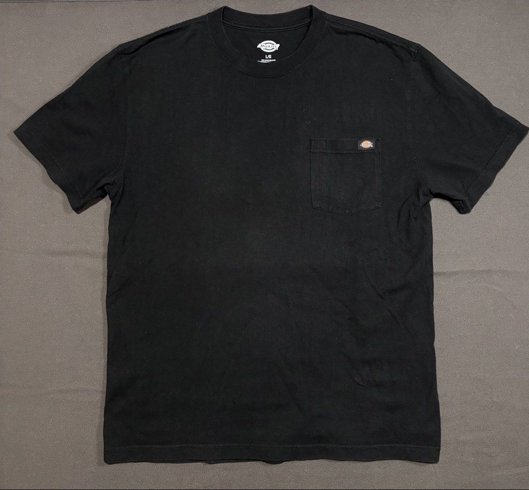 Dickies Black Pocket T-Shirt Size L (Category: Tshirts & Polo Shirts ) located in Mabalacat. Submitted by _limitlessfashion (Listing ID 1462900929, Image 1). Description: - Classic black Dickies pocket tee - Size: Large (L) - Length 30 - Widths 23 - Color rate & condition 9.5/10 - No major issue - Material: 100% Cotton - Features: Chest pocket - Style: Essential, durable, and versatile for everyday wear - Perfect for: Easy pairing with any outfit