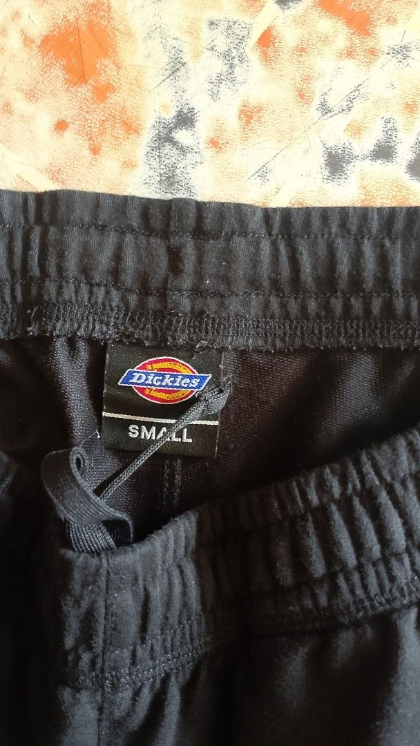 Dickies Black Sweatpants Size Small (Category: Shorts) located in Davao. Submitted by mrsuavenz (Listing ID 1463070534, Image 1). Description: - Dickies sweatpants - Color: Black - Size: Small - Features: Elastic waistband with drawstring - Ideal for: Lounging, casual wear, everyday use.