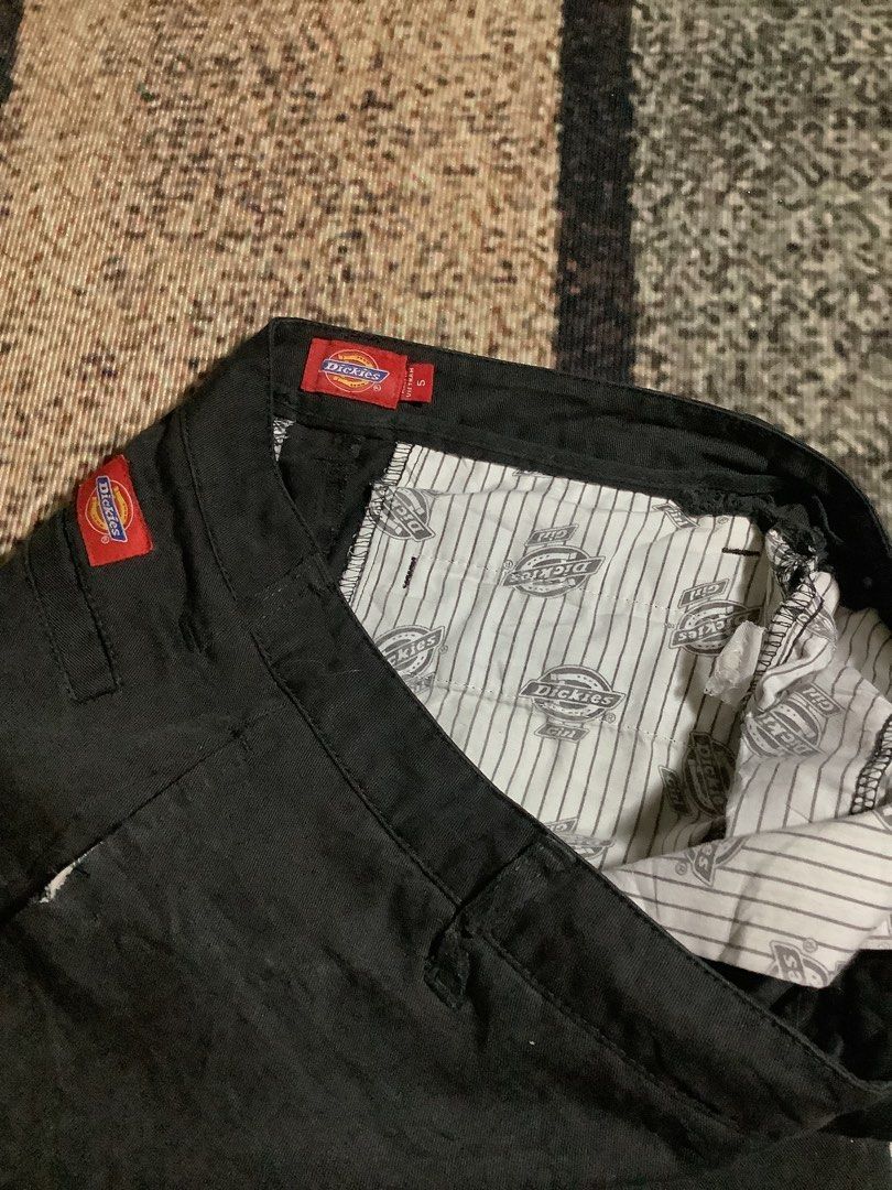 Dickies Double Patch Trouser Shorts (Category: Shorts) located in Tabaco. Submitted by thriftyarchives (Listing ID 1462885606, Image 3). Description: Authentic Color rate:9/10 size 30 Length 19in. hem 9.