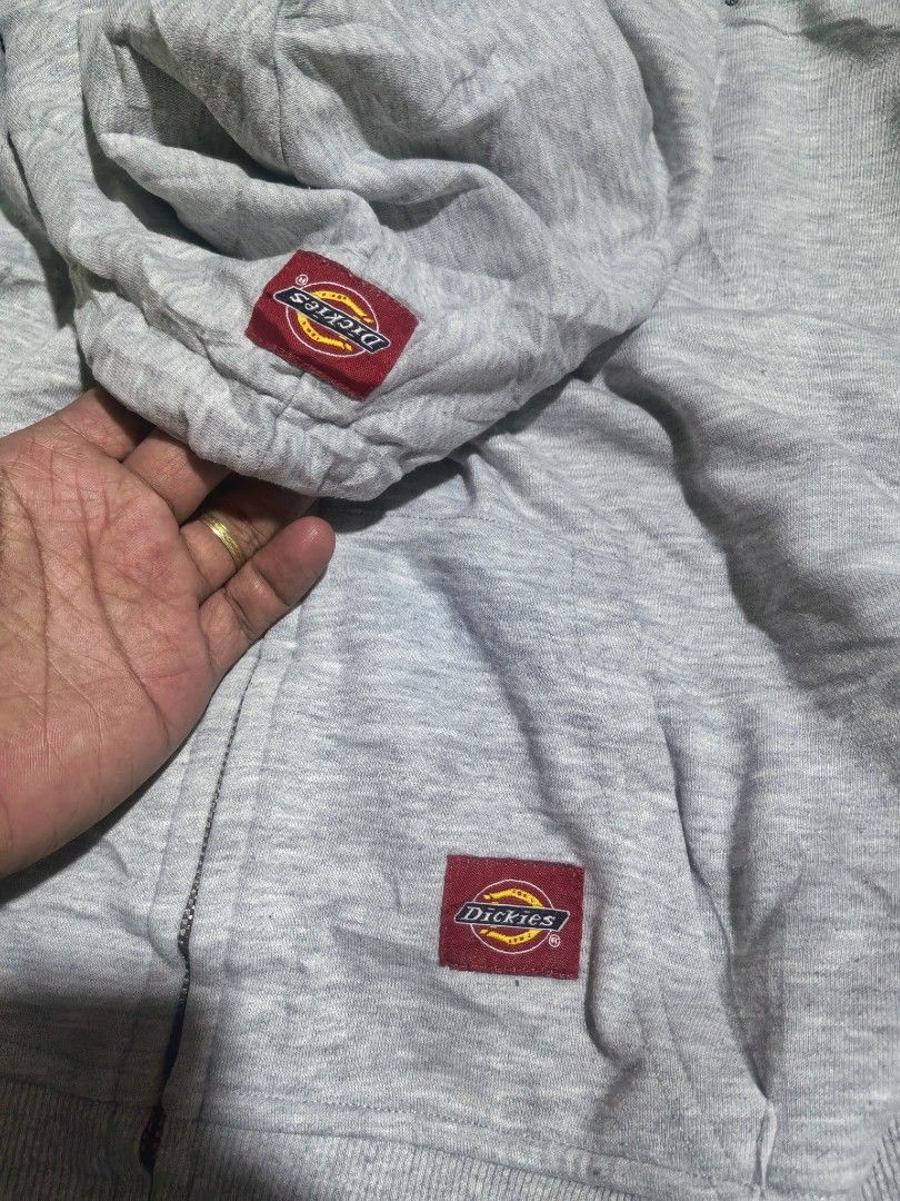 Dickies fullzip double patch hoodie (Category: Hoodies) located in Vinzons. Submitted by khasanche43622 (Listing ID 1463041521, Image 3). Description: Excellent condition No issue Double patch With sleeve script L-27 W-23.