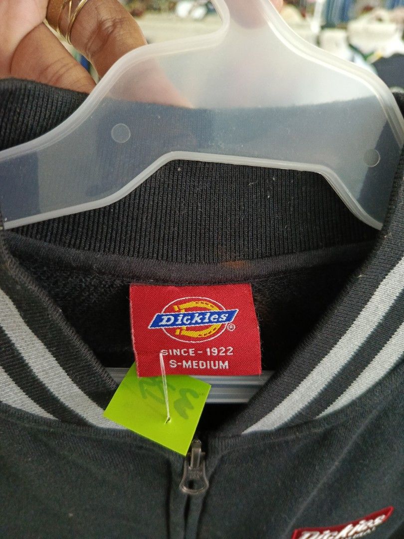Dickies Original Bomber Jacket S-M Black Grey (Category: Coats, Jackets and Outerwear) located in Cabatuan. Submitted by penthegreat (Listing ID 1463111784, Image 2). Description: - Dickies bomber jacket - Black body with grey sleeves - Ribbed cuffs and hem - Full zip front - Two side pockets - Size S-M - Ideal for casual wear.