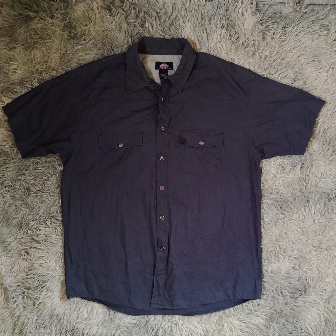 Dickies short sleeve button up work shirt (Category: Tshirts & Polo Shirts ) located in Panabo. Submitted by sinneddasalla (Listing ID 1462968408, Image 1). Description: Dickies button up work shirt size Large Dimes: width 23 Length 30 Color rate 9.5/10 no pinholes sign of used only color may vary due to lightning 📸.