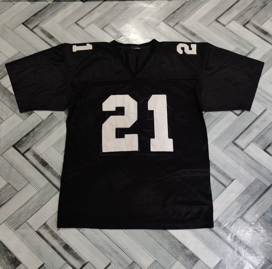 Dictionare Football Jersey (Category: Tshirts & Polo Shirts ) located in Tacurong. Submitted by groovyf1nds (Listing ID 1462942412, Image 2). Description: Dictionare Football Jersey Condition: Excellent Color rate: 10/10 Size: XL Dimes: 24 width, 32 length .