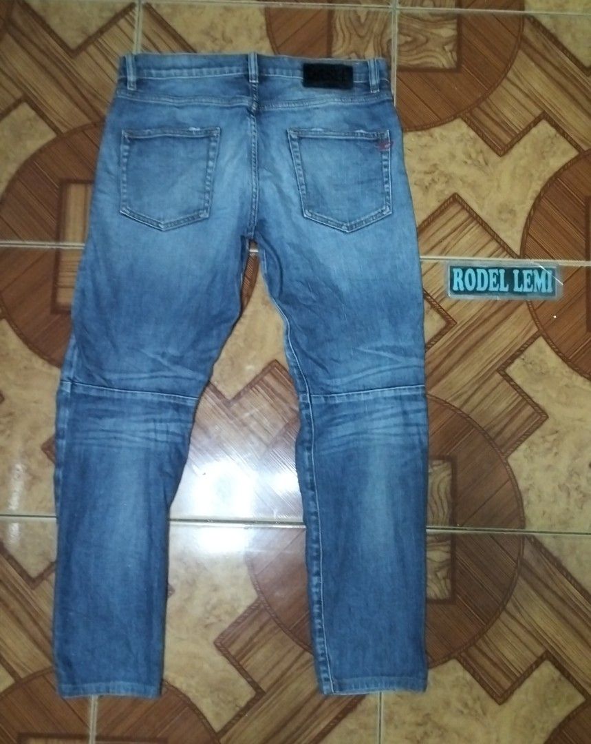 Diesel d strukt jeans (Category: Jeans) located in Bulacan. Submitted by ryldeal030912 (Listing ID 1463040828, Image 3). Description: very good condition slim stretch size 32-33 38" lenght 10" leg 7" knee 6.5" hem.