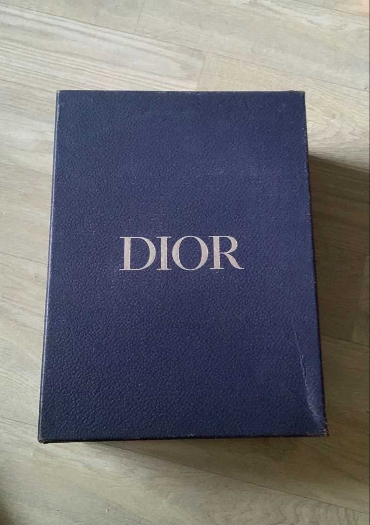Dior B27 Shoes authentic (Category: Casual Shoes) located in Quezon City. Submitted by hustle_mind (Listing ID 1463024182, Image 2). Description: SOLID NETO SIZE 41 AUTHENTIC NEGO KAHIT STEAL PRICE NA GALING KWAIT NOT THRIFTED OR CLASS A TOH LEGIT TOH NO ISSUE YUNG SHOES‼️📩🙌🏻.