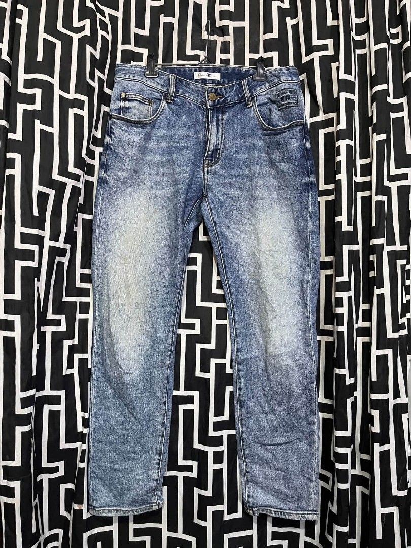 Dior Denim Pants (Category: Activewear) located in Manila. Submitted by bibiies2.0xghettothrift (Listing ID 1462887679, Image 2). Description: Dior Denim Pants Mine750 Details W34-36 L40 Loc.baclaran parañaque.