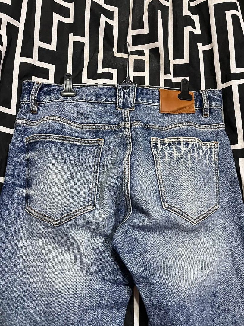 Dior Denim Pants (Category: Activewear) located in Manila. Submitted by bibiies2.0xghettothrift (Listing ID 1462887679, Image 3). Description: Dior Denim Pants Mine750 Details W34-36 L40 Loc.baclaran parañaque.