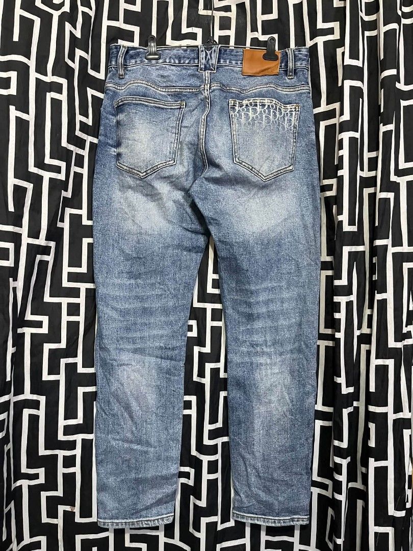 Dior Denim Pants (Category: Activewear) located in Manila. Submitted by bibiies2.0xghettothrift (Listing ID 1462887679, Image 1). Description: Dior Denim Pants Mine750 Details W34-36 L40 Loc.baclaran parañaque.