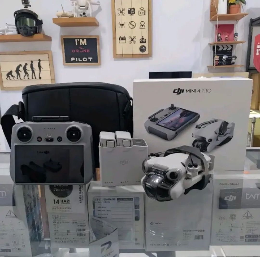 DJI Mini 4 Pro (Category: Camera Bags & Carriers) located in Quezon City. Submitted by nanette.dela.torre (Listing ID 1462975017, Image 2). Description: Ultra‑lightweight 4K drone with obstacle avoidance, long flight time, and stabilized footage. Perfect for travel, content creation, and professional shoots. Comes with controller and full accessories. Ready for nationwide delivery..