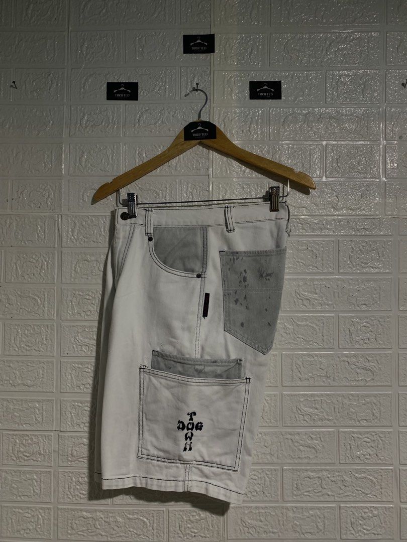 DOG TOWN JR. (Category: Shorts) located in Hinatuan. Submitted by zenfire-36e0 (Listing ID 1463060704, Image 3). Description: 28 waist 23 length.
