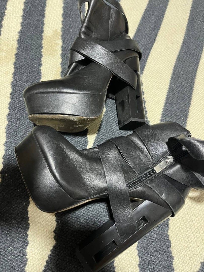 Dolce Vita Jyll heels (Category: Heels) located in Quezon City. Submitted by michypeachyy1 (Listing ID 1463045626, Image 1). Description: 1200 plus shipment size 8us issue last pic.
