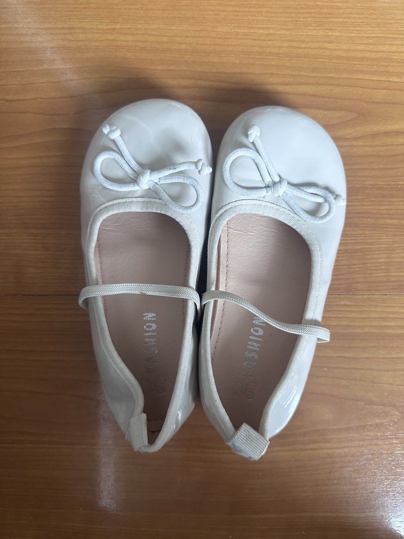 Doll Shoes (Category: Babies & Kids Fashion) located in Tarlac. Submitted by inlovewithbagsph (Listing ID 1463052754, Image 2). Description: Size 32 .