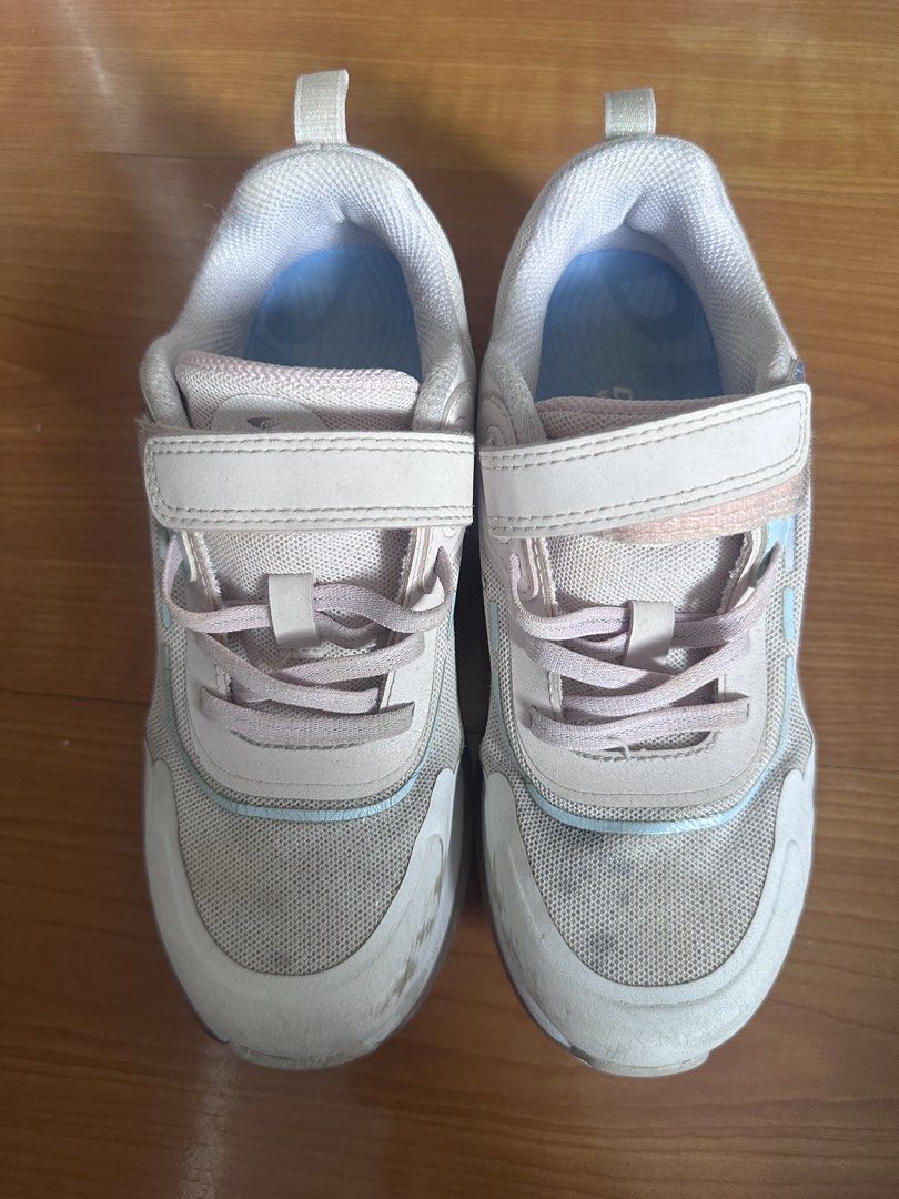 Dr. Kong Rubber Shoes (Category: Babies & Kids Fashion) located in Tarlac. Submitted by inlovewithbagsph (Listing ID 1463053511, Image 2). Description: Size 33.