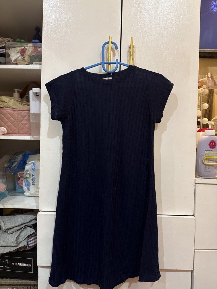 Dress navy blue (Category: Dresses) located in Imus. Submitted by mysticstar_f121de (Listing ID 1462925239, Image 1). Description: .