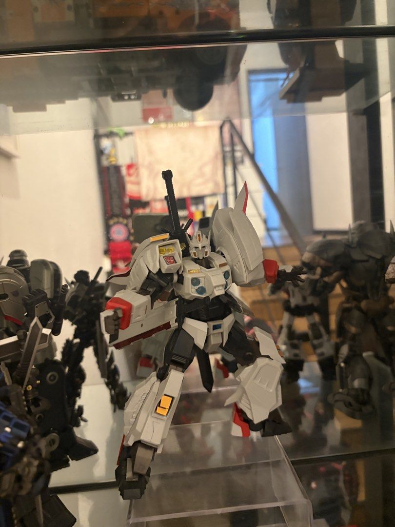 Drift Flame Transformers Model Kit (Category: Gundam Model Kits) located in Singapore. Submitted by aqeelo (Listing ID 1463020821, Image 2). Description: - Build your own Transformers Drift robot figure. - Awesome display piece when completed. - Perfect for any Transformers fan. - Box shows some wear, but all contents are intact and ready for assembly..