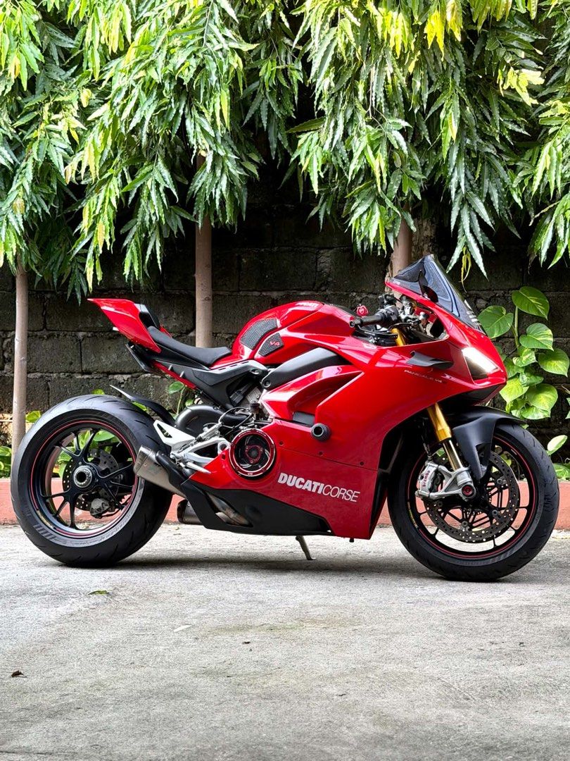 Ducati Panigale V4S Motorcycle (Category: Motorbikes for Sale) located in Paranaque City. Submitted by zeph10311 (Listing ID 1463069592, Image 1). Description: 🏁 2019 DUCATI PANIGALE V4 S — ₱1,140,000 🔥 PREMIUM V4 S | AKRAPOVIČ TITANIUM | ÖHLINS ELECTRONICS | MARCHESINI FORGED WHEELS Selling my 2019 Ducati Panigale V4 S — a properly specced V4 S with a long list of premium upgrades. 💰 PRICE: ₱1,140,000 📍 Las Piñas 📌 19,200 KM 📌 Local Unit —