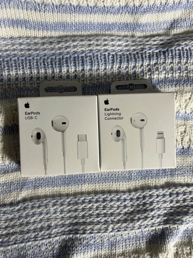 Earpods Usb-C | Earpods Lightning Connector (Category: Earphones) located in Manila. Submitted by as_onlineshop11 (Listing ID 1463096767, Image 1). Description: .