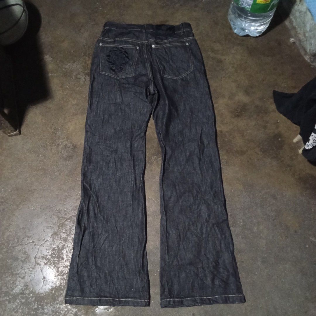 Echo forge baggy pants (Category: Jeans) located in Manila. Submitted by tcbukay_zxc25 (Listing ID 1463047147, Image 2). Description: echo forge pants baggy embroidery back pocket waistline 30 length 43 leg opening 10 excellent.