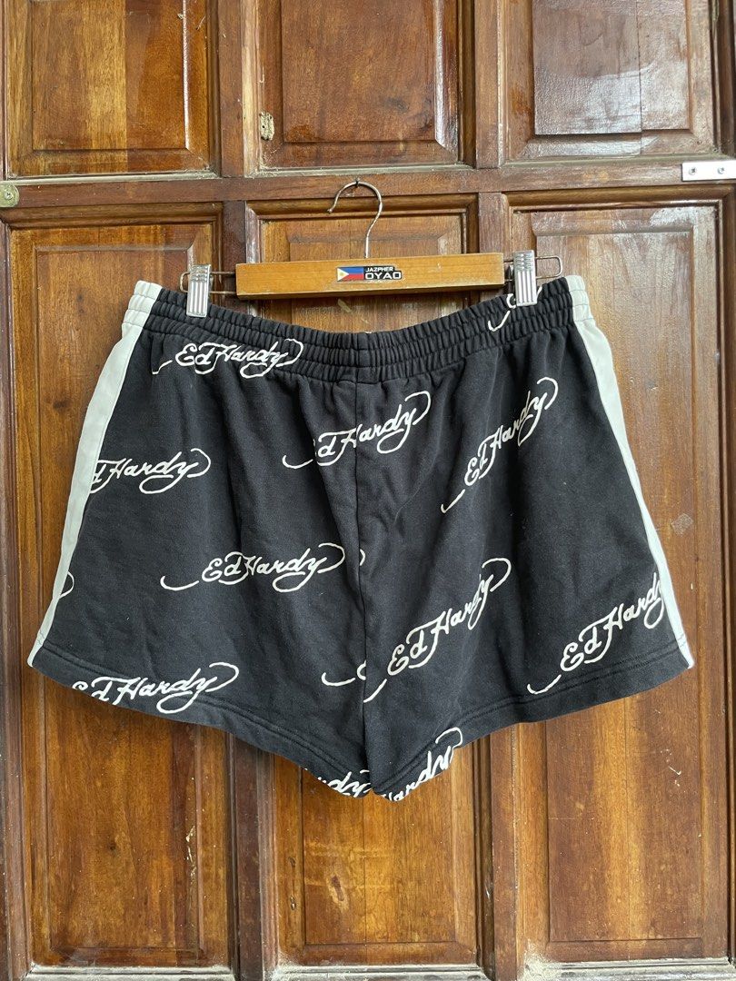 ED HARDY SHORTS‼️‼️‼️ (Category: Shorts) located in Dumaguete. Submitted by Jazpherto (Listing ID 1463056507, Image 2). Description: ED HARDY SHORTS‼️‼️‼️ 31-34 waist. 13 length L on tag condition/color rate 8/10 *signs of usage (BAWAL SA MASELAN) 250+85 shipping fee.